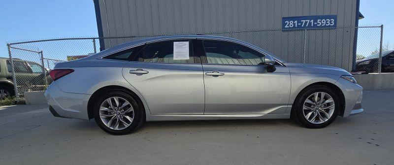 2019 Toyota Avalon XLE