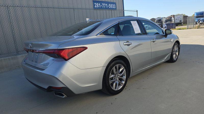 2019 Toyota Avalon XLE