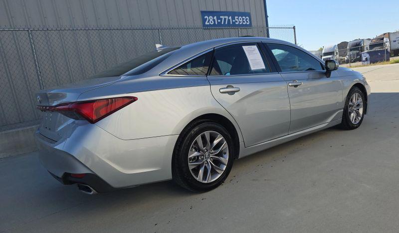 2019 Toyota Avalon XLE