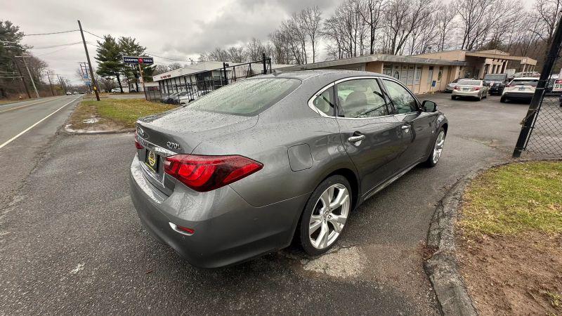 2017 INFINITI Q70L 3.7X
