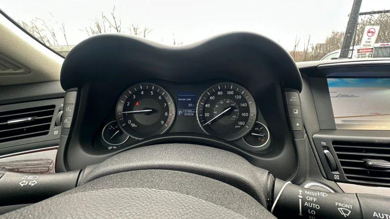 2017 INFINITI Q70L 3.7X