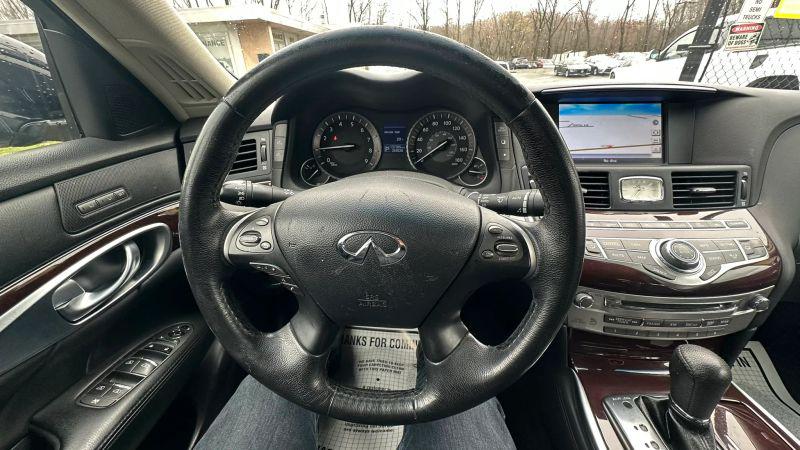 2017 INFINITI Q70L 3.7X