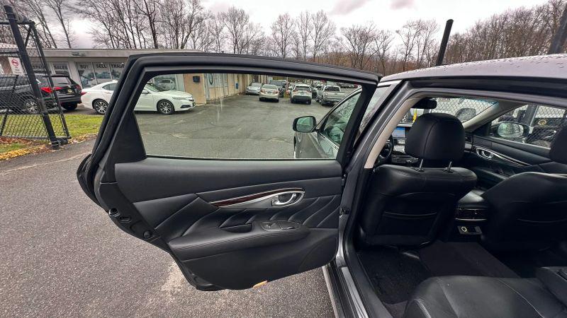 2017 INFINITI Q70L 3.7X