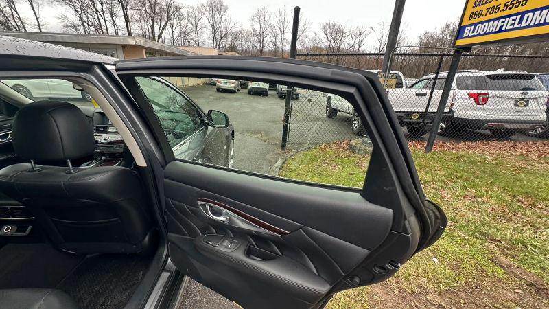2017 INFINITI Q70L 3.7X