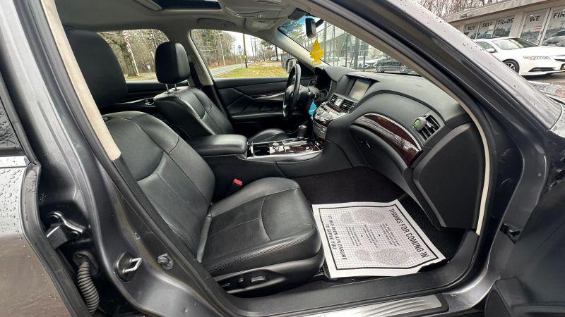 2017 INFINITI Q70L 3.7X