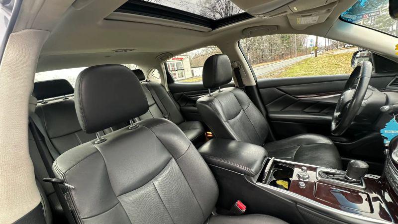 2017 INFINITI Q70L 3.7X