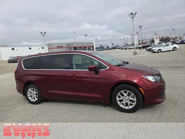 2020 Chrysler Voyager LX