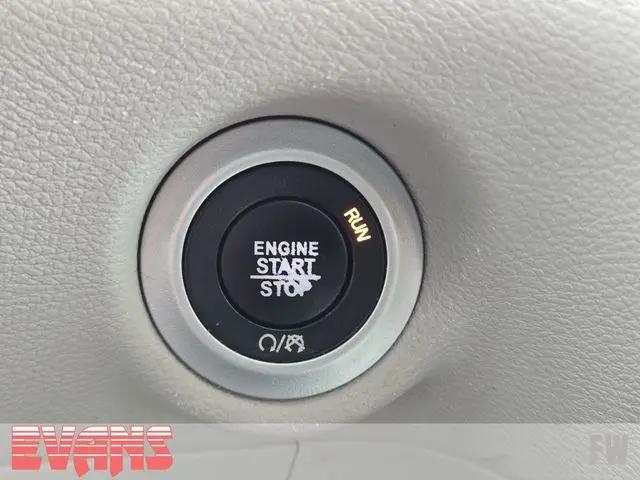 2020 Chrysler Voyager LX