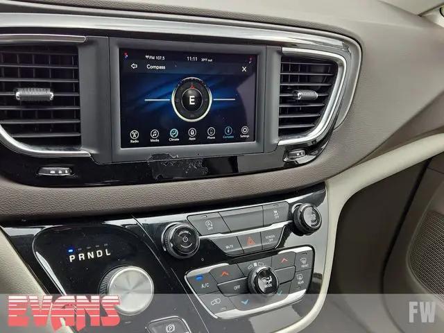 2020 Chrysler Voyager LX