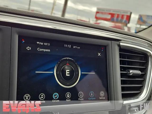 2020 Chrysler Voyager LX