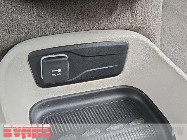 2020 Chrysler Voyager LX