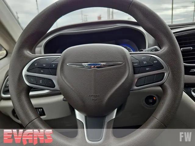2020 Chrysler Voyager LX