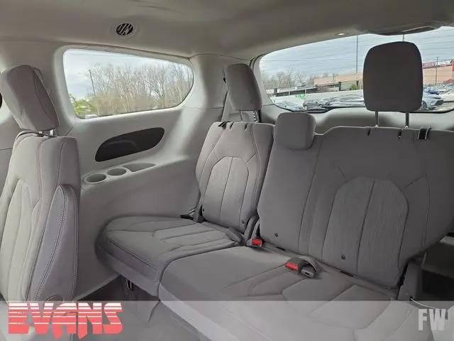 2020 Chrysler Voyager LX