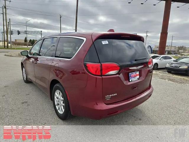 2020 Chrysler Voyager LX