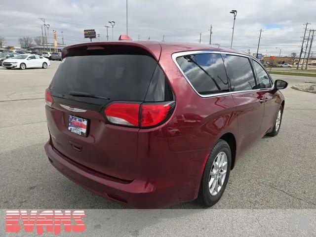 2020 Chrysler Voyager LX