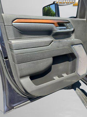 2024 GMC Sierra 2500HD 4WD Crew Cab Standard Bed Denali