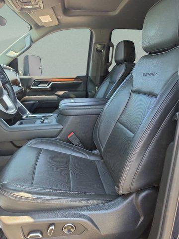 2024 GMC Sierra 2500HD 4WD Crew Cab Standard Bed Denali