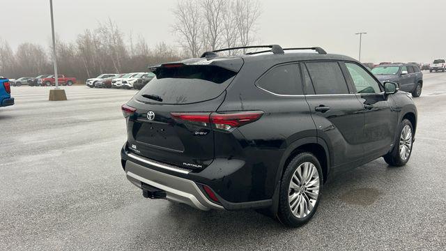2026 Toyota Highlander Hybrid Platinum