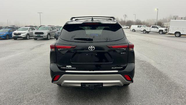 2026 Toyota Highlander Hybrid Platinum