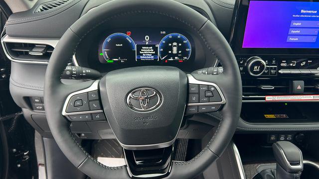 2026 Toyota Highlander Hybrid Platinum
