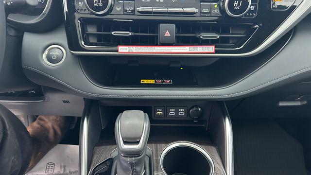 2026 Toyota Highlander Hybrid Platinum