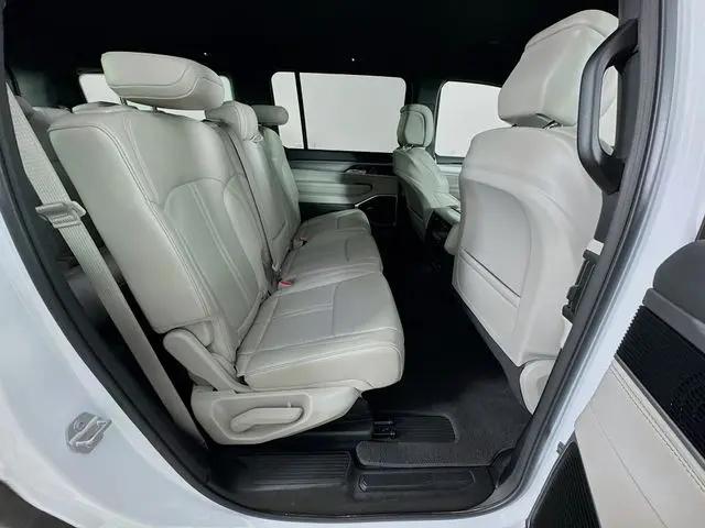 2025 Jeep Wagoneer 4x4