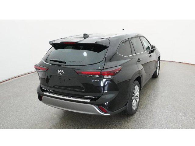 2026 Toyota Highlander Hybrid Platinum