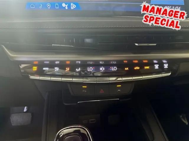 2024 Cadillac XT4 AWD Premium Luxury