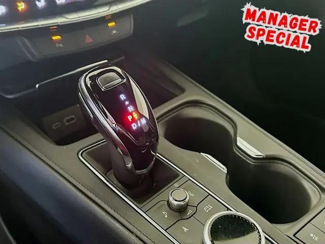2024 Cadillac XT4 AWD Premium Luxury
