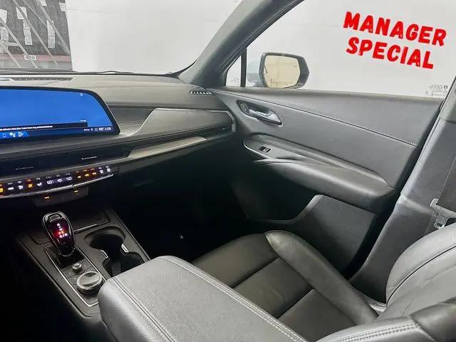 2024 Cadillac XT4 AWD Premium Luxury