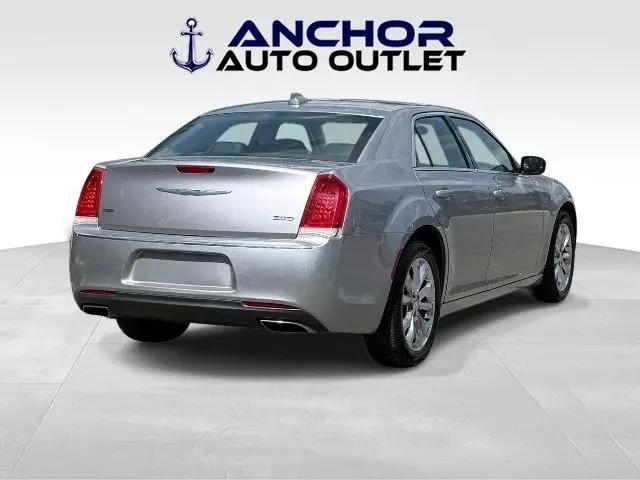 2015 Chrysler 300 Limited