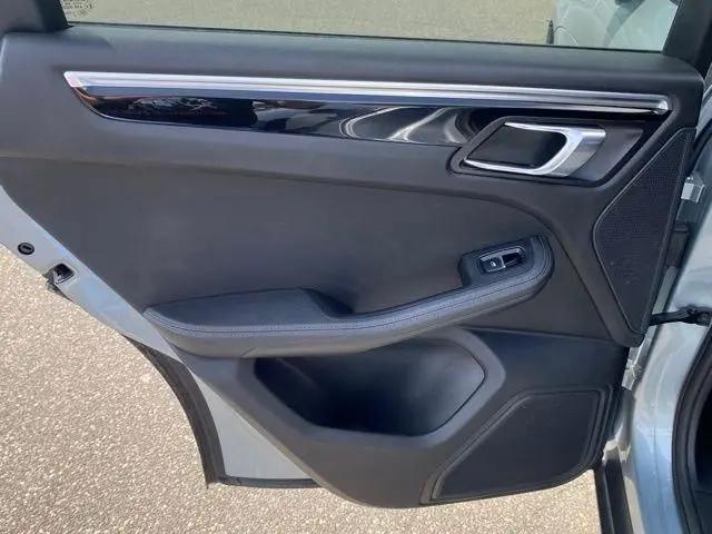 2019 Porsche Macan Macan