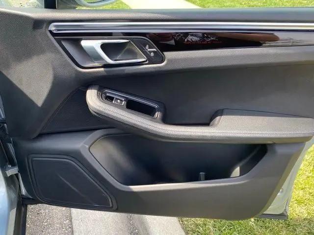 2019 Porsche Macan Macan