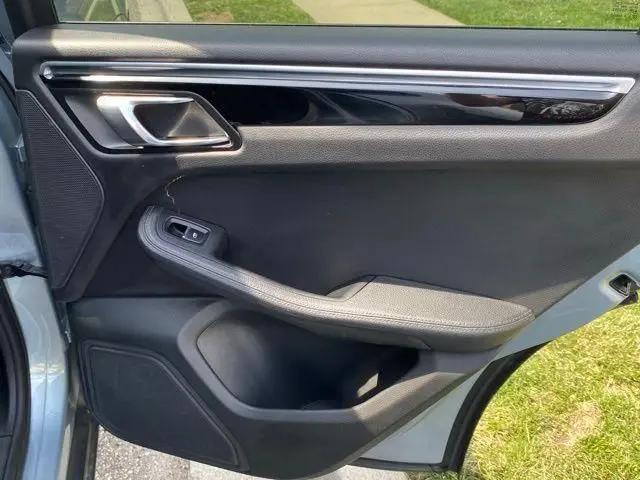 2019 Porsche Macan Macan