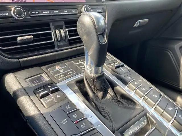 2019 Porsche Macan Macan