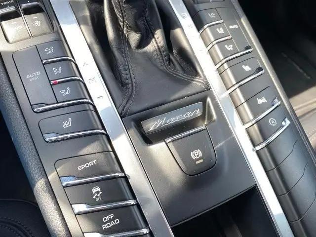 2019 Porsche Macan Macan