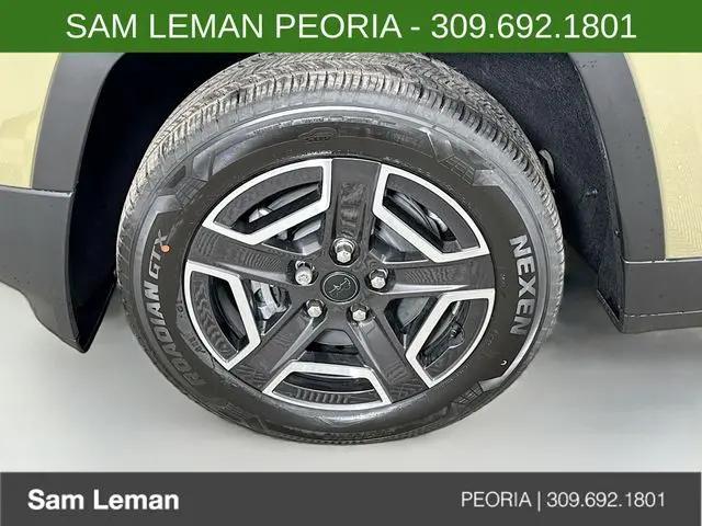 2026 Jeep Cherokee Laredo 4x4