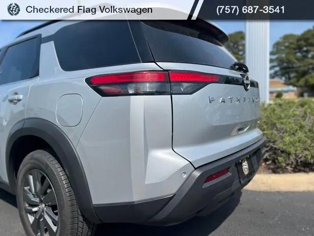 2024 Nissan Pathfinder SV FWD