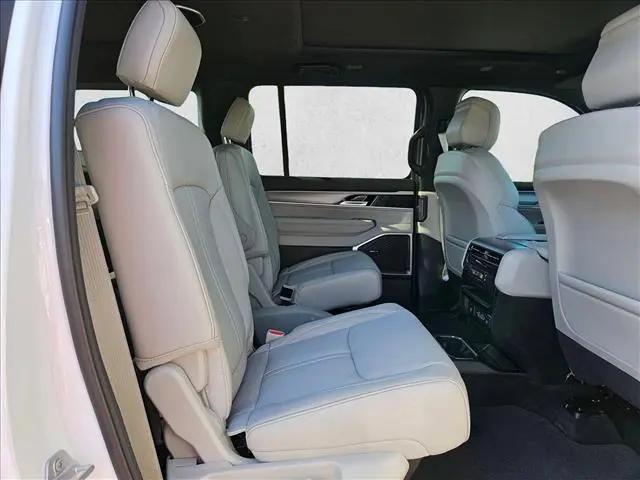2026 Jeep Grand Wagoneer 4x2
