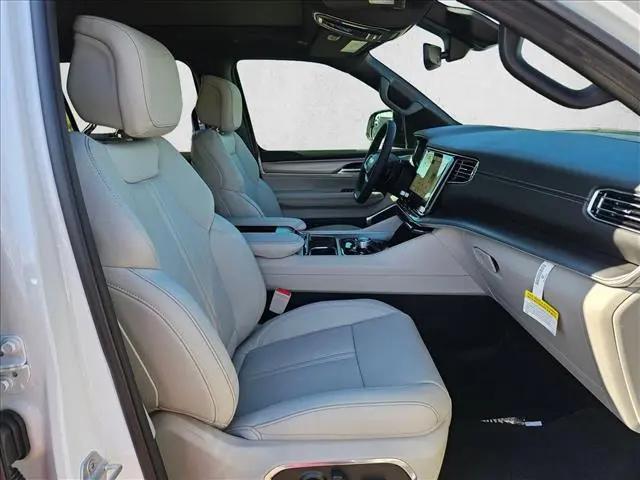 2026 Jeep Grand Wagoneer 4x2