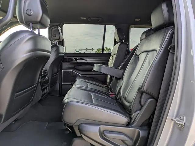 2024 Jeep Wagoneer Series II 4x2