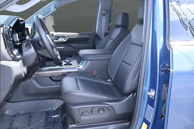 2025 Chevrolet Silverado 3500HD 4WD Crew Cab Standard Bed LTZ