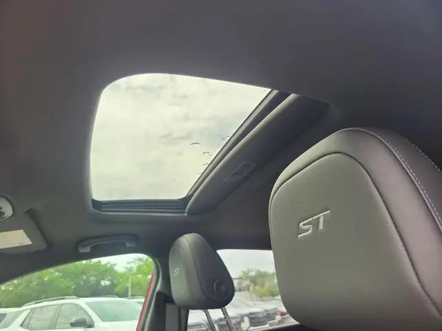 2026 Buick NV Sport Touring FWD