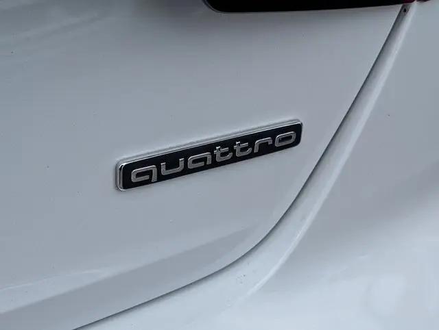 2022 Audi A4 Premium Plus 40 TFSI quattro S tronic