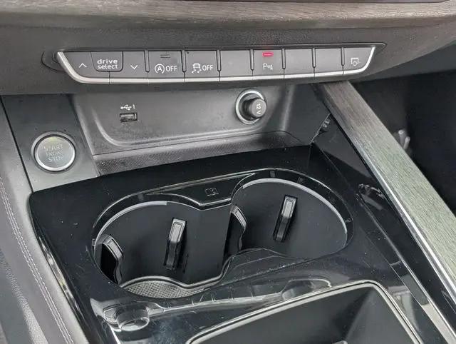2022 Audi A4 Premium Plus 40 TFSI quattro S tronic