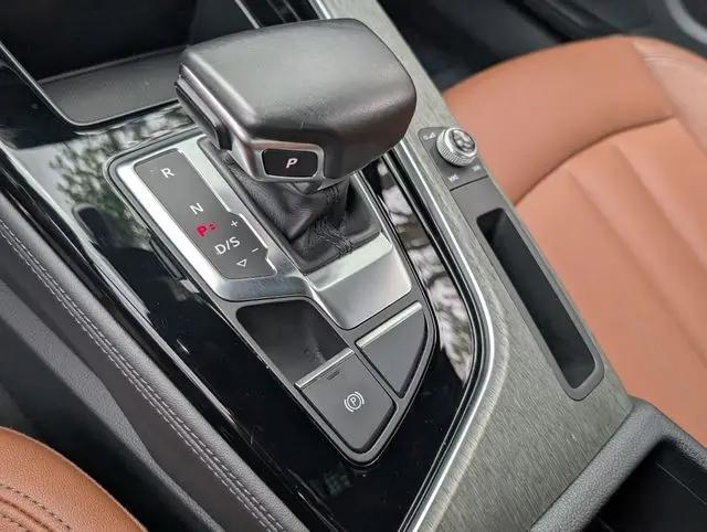 2022 Audi A4 Premium Plus 40 TFSI quattro S tronic
