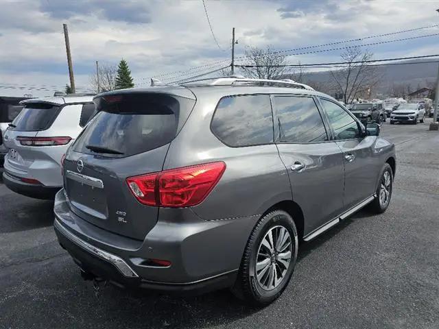 2019 Nissan Pathfinder SL