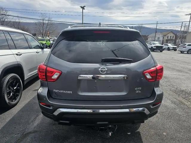 2019 Nissan Pathfinder SL