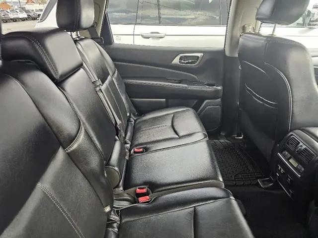2019 Nissan Pathfinder SL