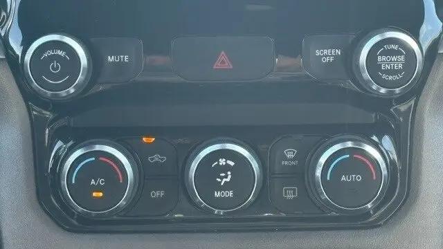 2021 Ram 1500 Big Horn Crew Cab 4x4 6'4" Box